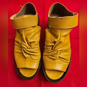 Papucei Leather Wedge Sandals Size 91/2 Royal Sun